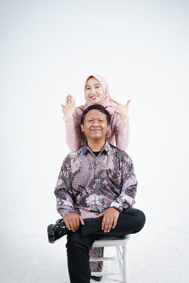 https://ainikresna.webnikah.com/dirmember/00000029/kresna29/photo-283510-334651-l-202604260353.jpg