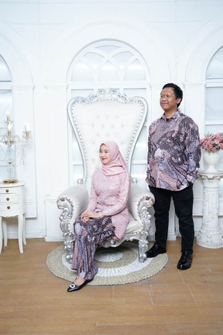 https://ainikresna.webnikah.com/dirmember/00000029/kresna29/photo-283510-334658-l-202604260355.jpg
